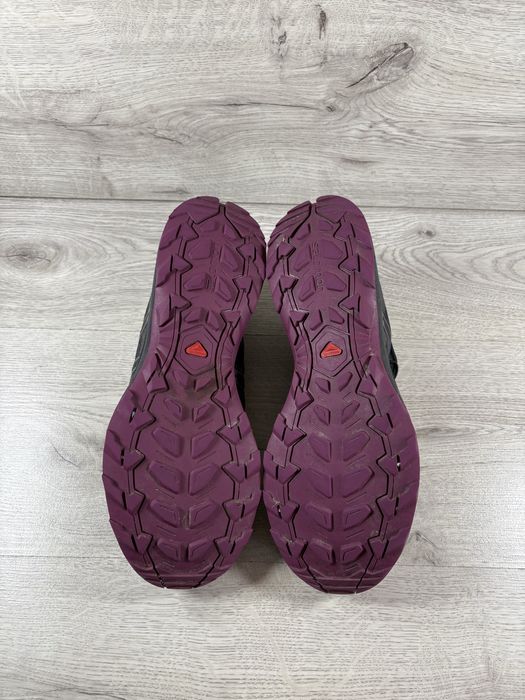 Salomon жіночі кросівки 41 розмір