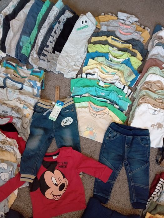 Zestaw paka ubrań dla chłopca roz.74/80 115 sztuk