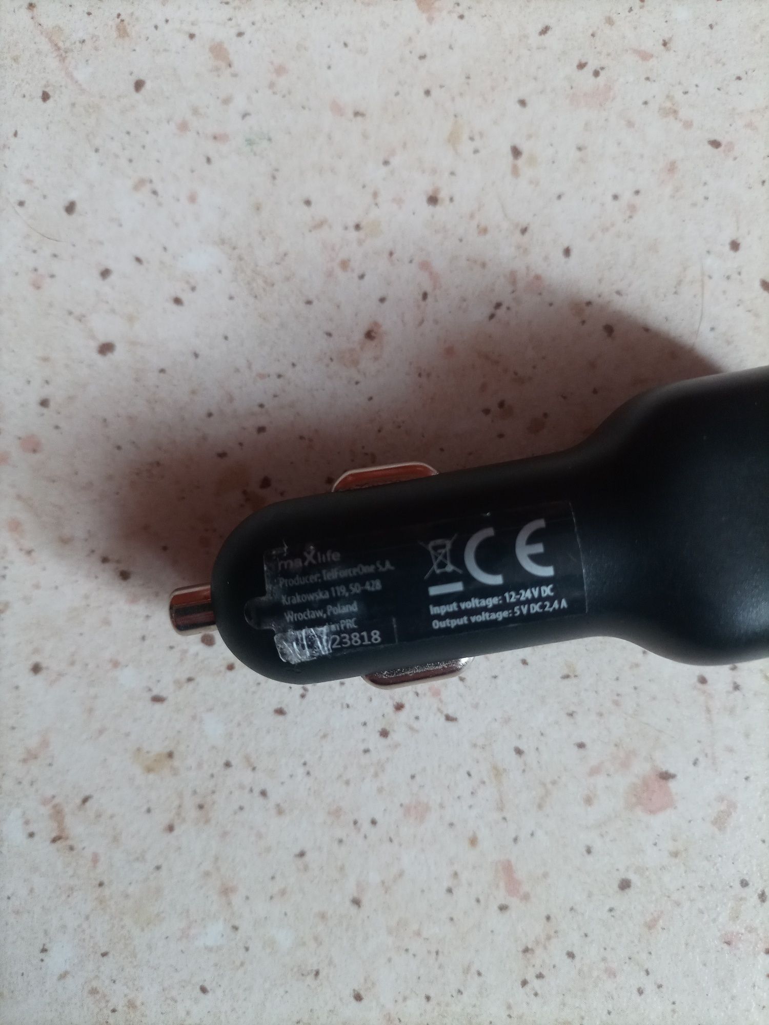 Polska ładowarka samochodowa maXlife z 2 x USB.
