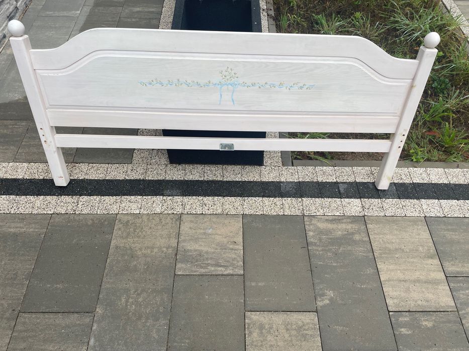 Łóżko drewniane 140x200