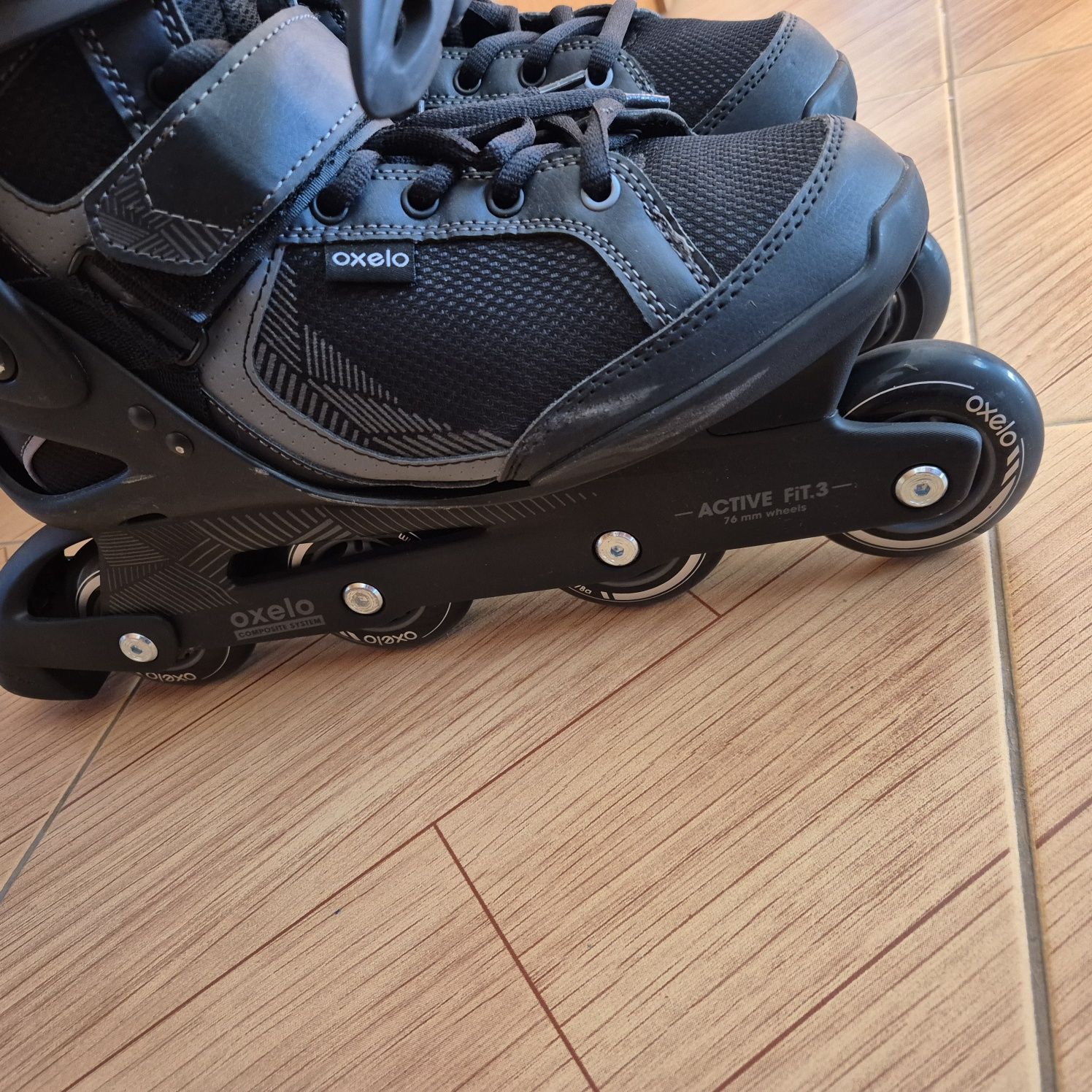 Vende se patins em linha de Homem