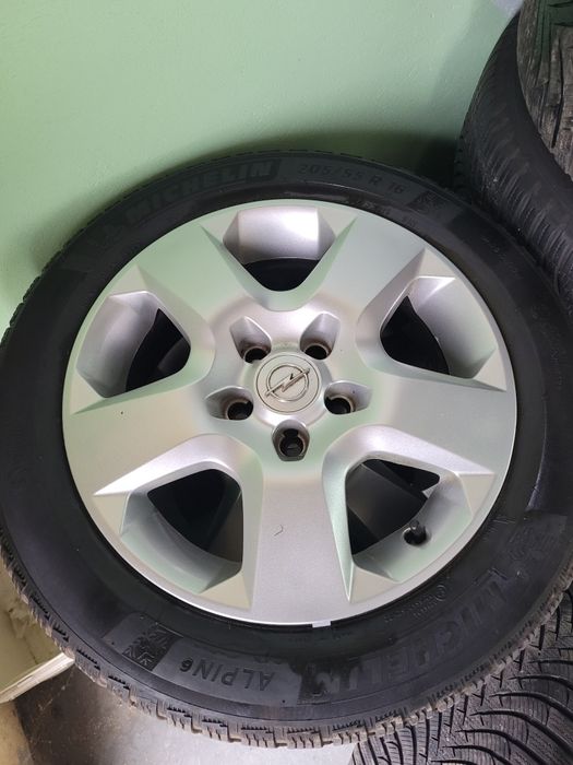 Koła zimowe Vectra C Signum Astra H 5x110 205/55/R16 Michelin 2021rok