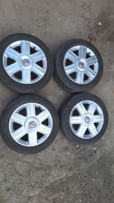 Felgi aluminiowe 15" z oponami Audi A2 koła
