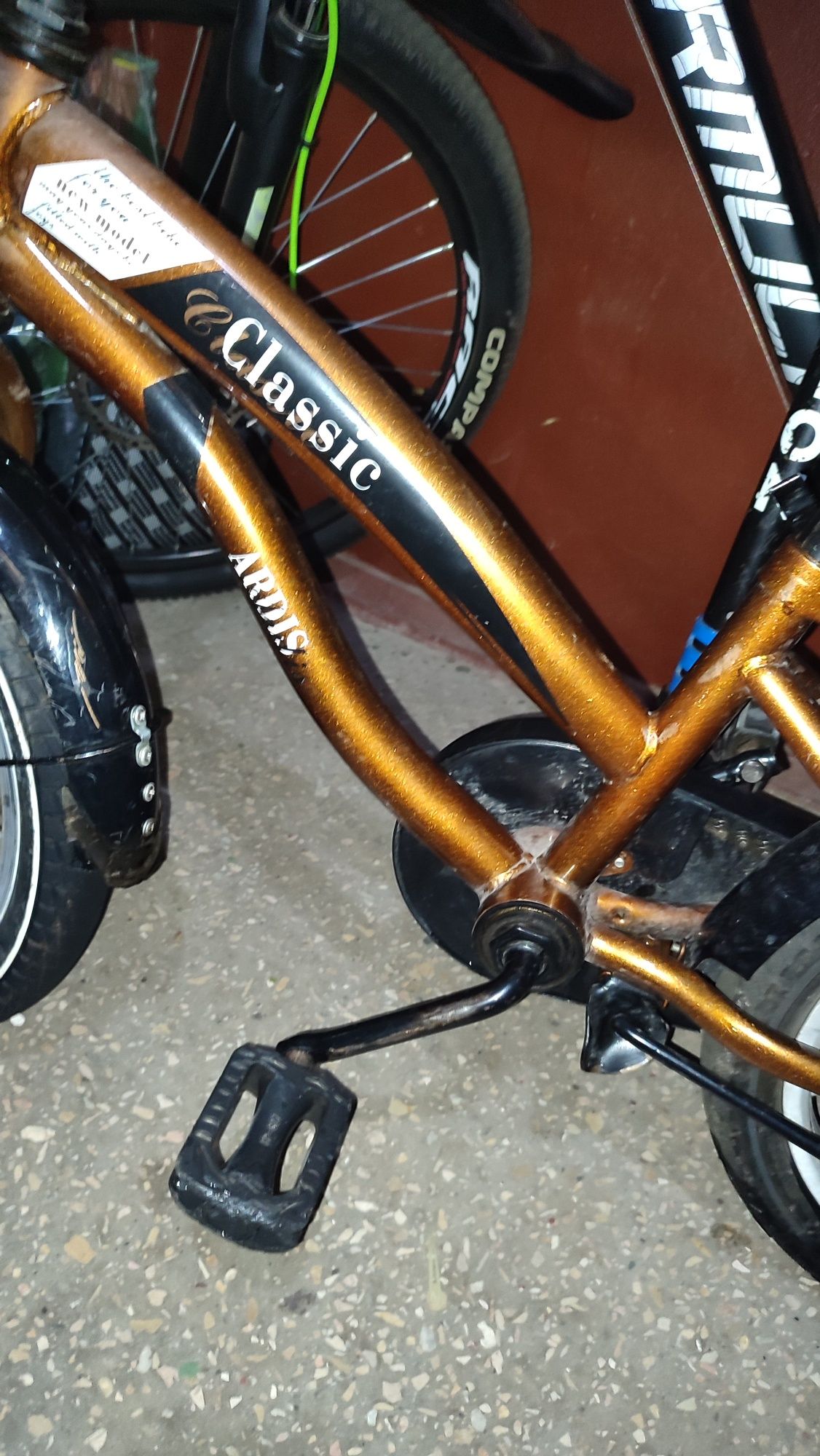 Продам дитячий 4-колесний велосипед Ардіс колеса 16