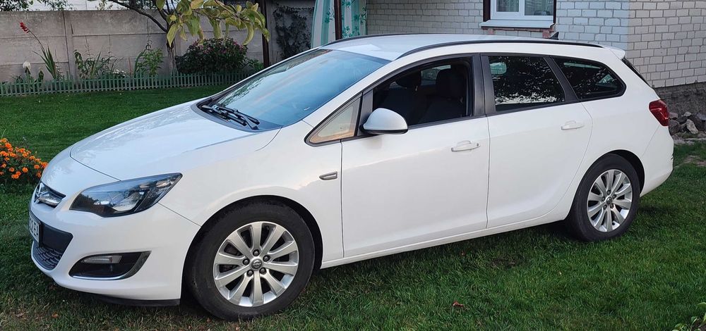 Opel Astra J Sport Tourer 1.7 CDTI 2012