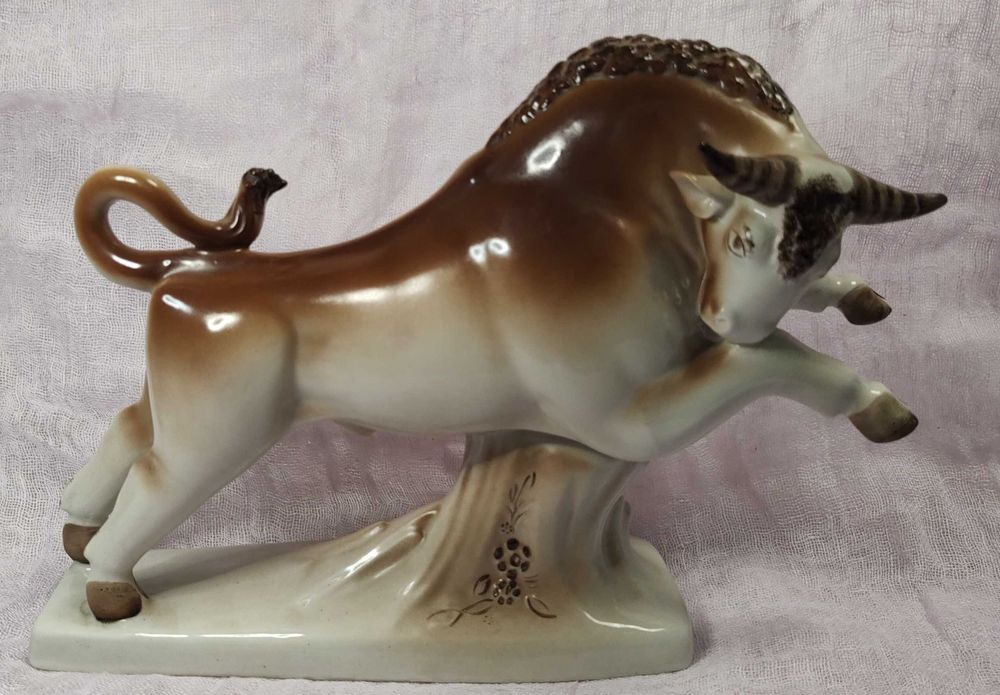 Статуэтки фарфоровые (СССР)