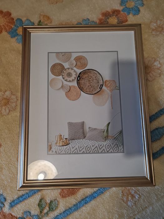 Moldura nova cor dourada com medida 30x40