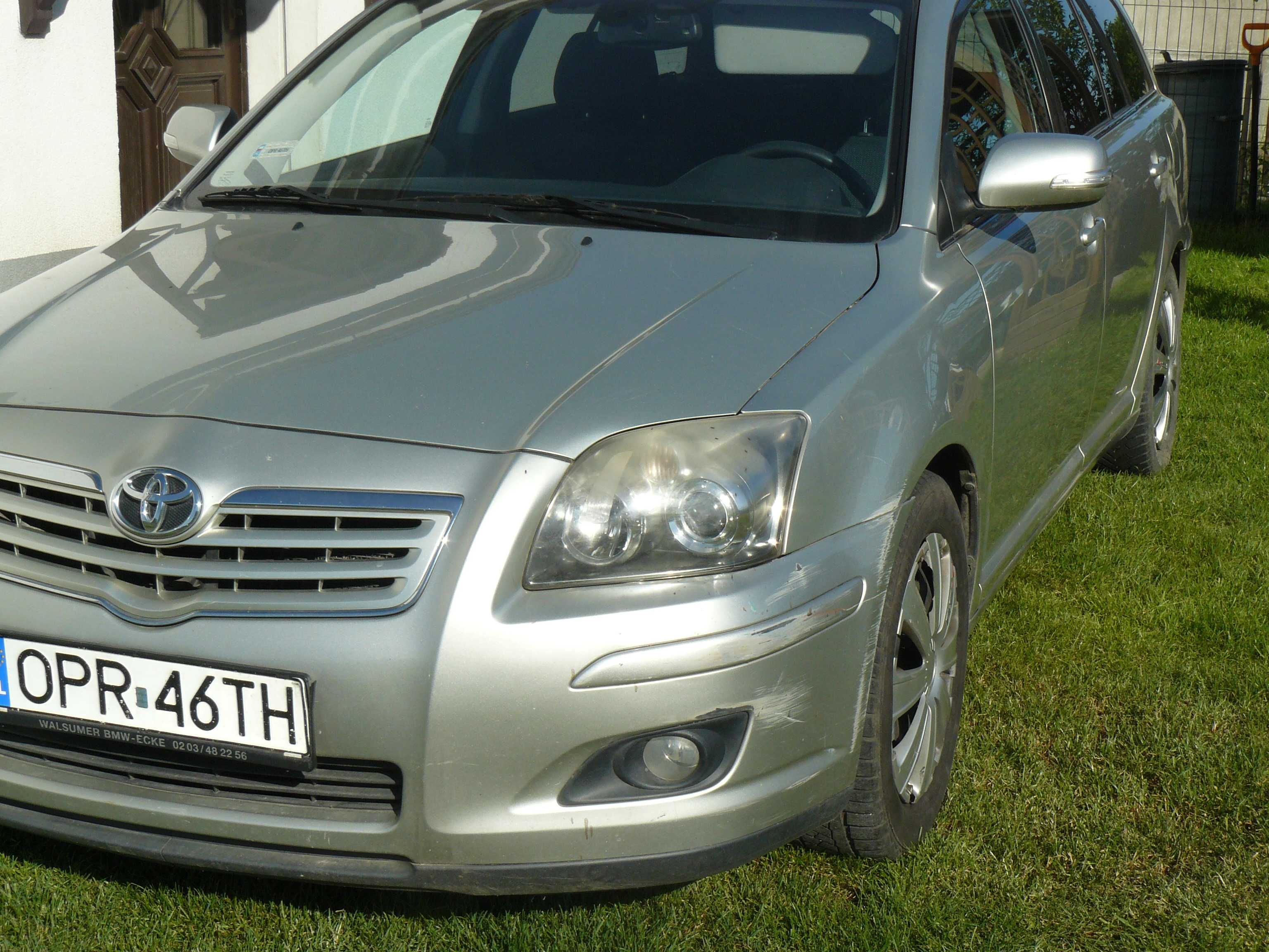 Toyota  Avensis.