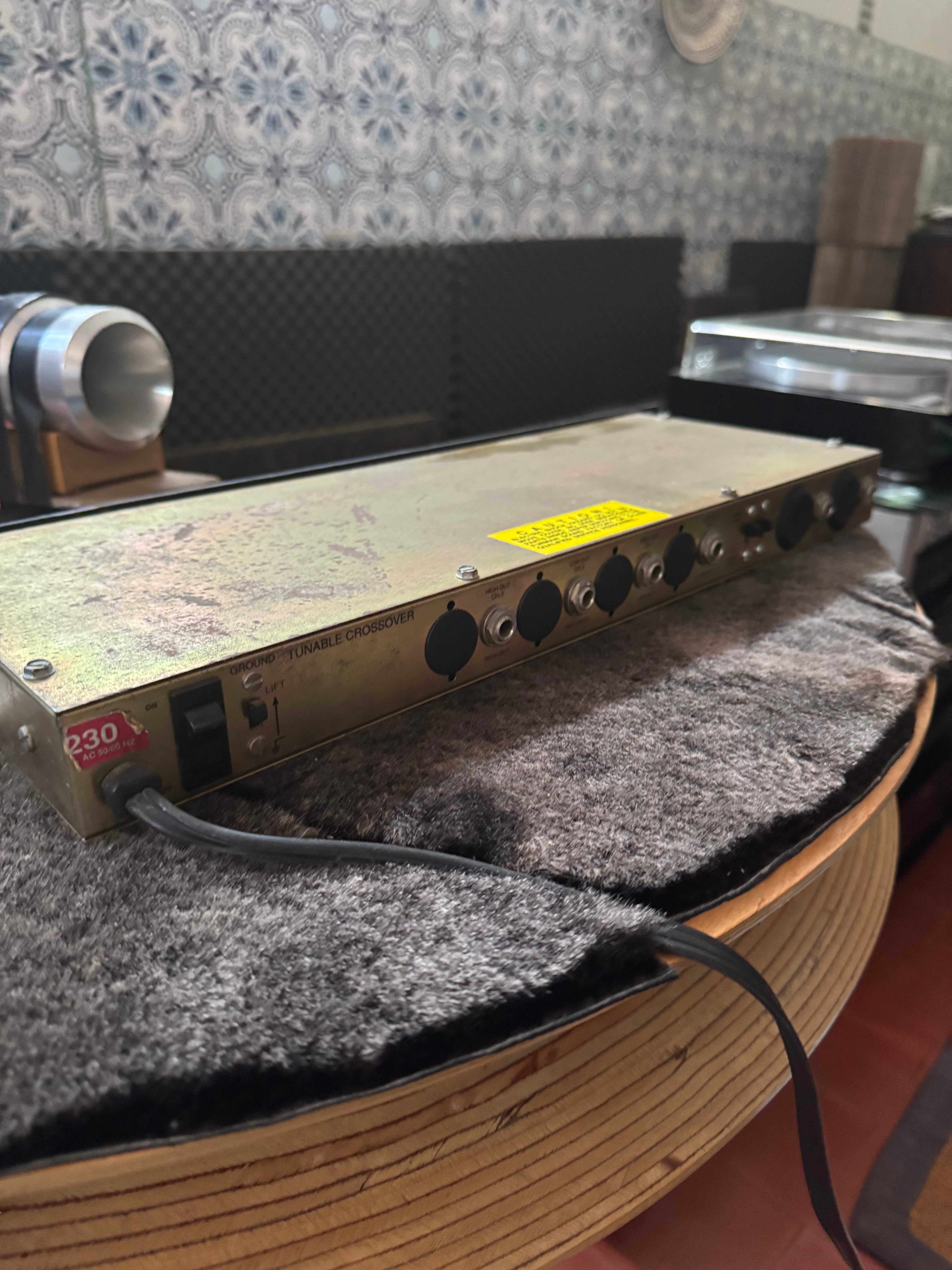 Crossover Furman TX-324 - PA - sound system - estudio