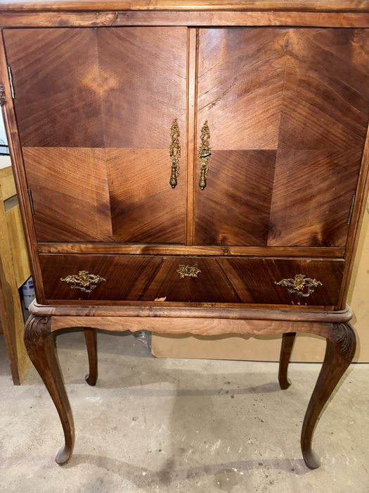 Móvel aparador antigo