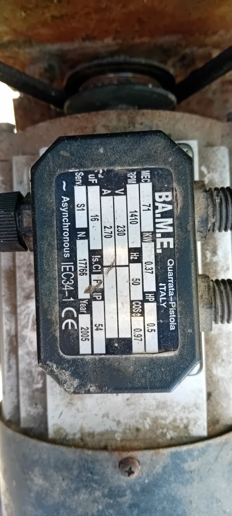 Betoneira de 150l usada
