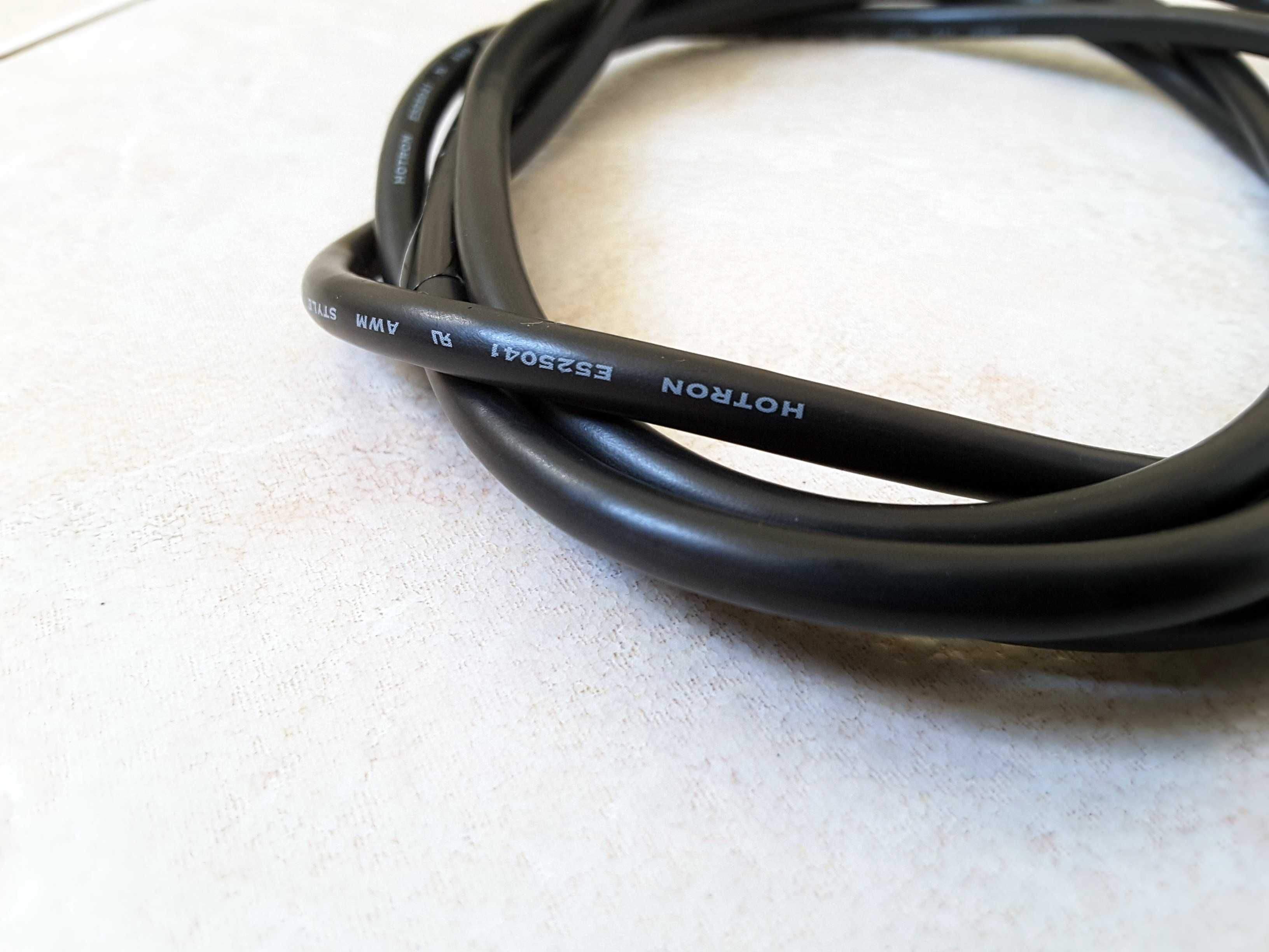 Kabel  USB C  do ładowania i przesyłu danych  długość 180 cm
