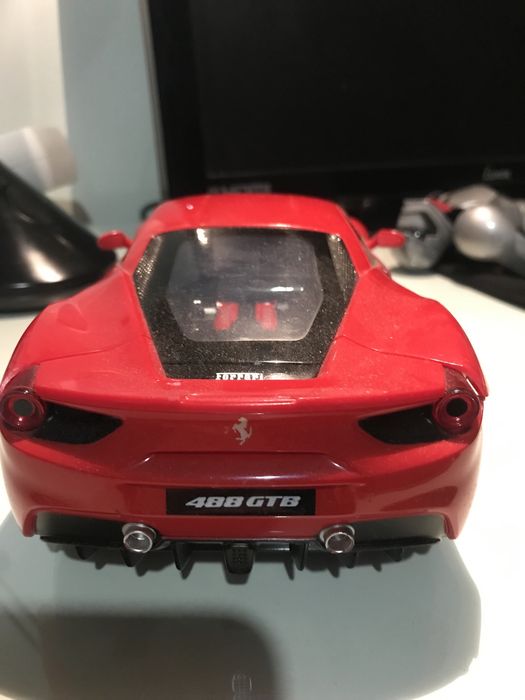 Carro Ferrari 26 cm