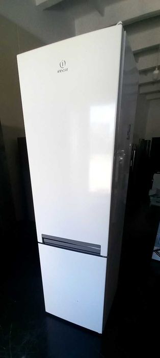 Холодильник 2-х камерний до 400л, 200см