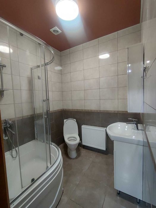 Продаж будинку з новим ремонтом. На 9 сотках землі. По вигідній ціні