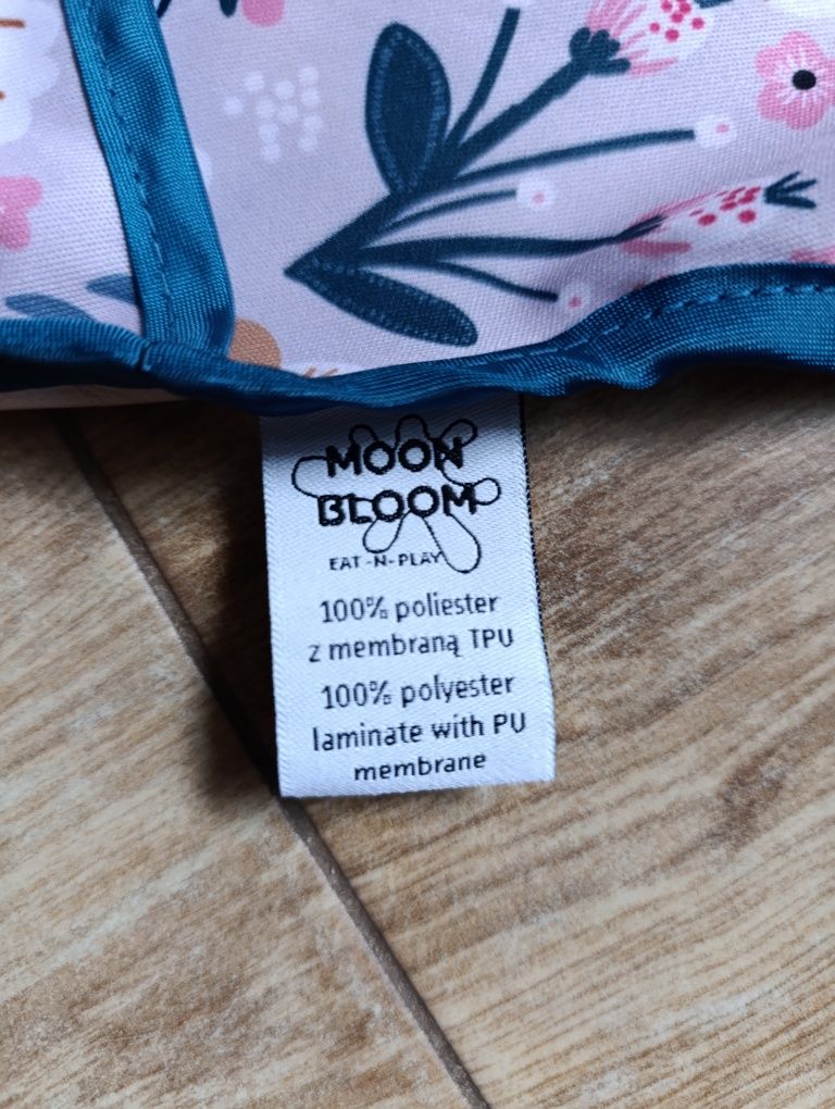 2 Śliniaki Moon bloom z rękawkami i kieszonką