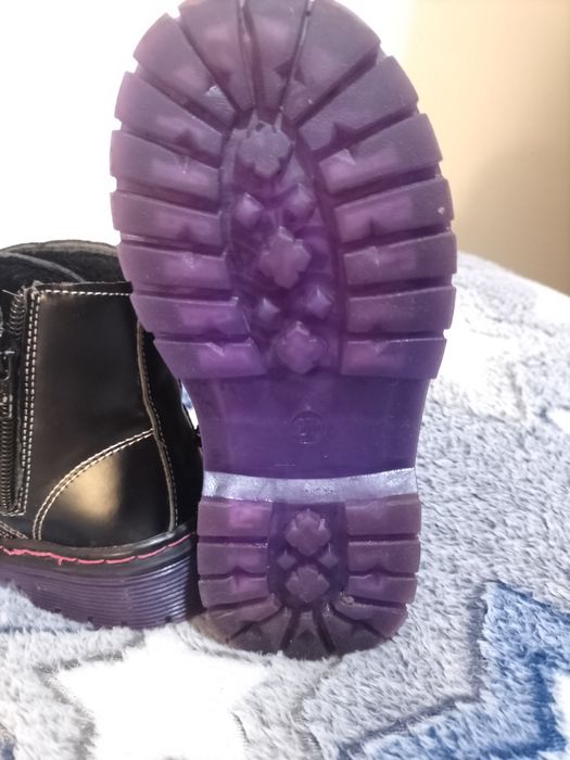 Дитячі черевики.27 розмір.