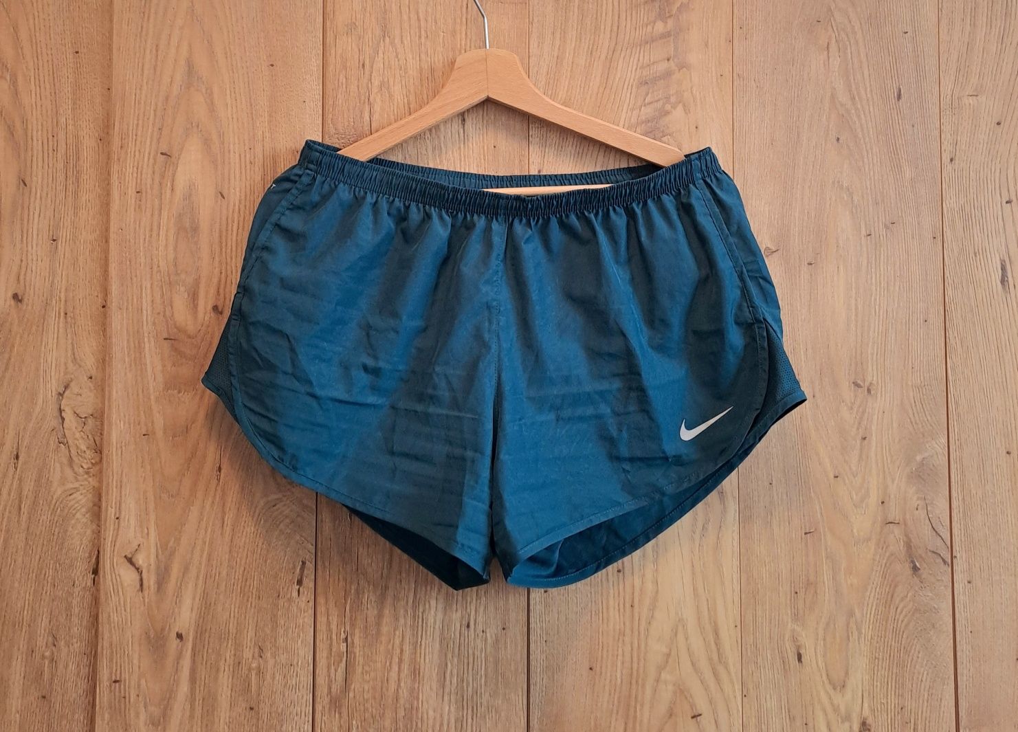 Damskie krótkie szorty spodenki sportowe running Nike dri-fit r.L