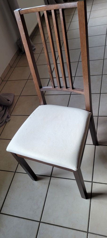Ikea bjursta stół rozkładany, stan bardzo dobry. W zestawie 4 krzesła