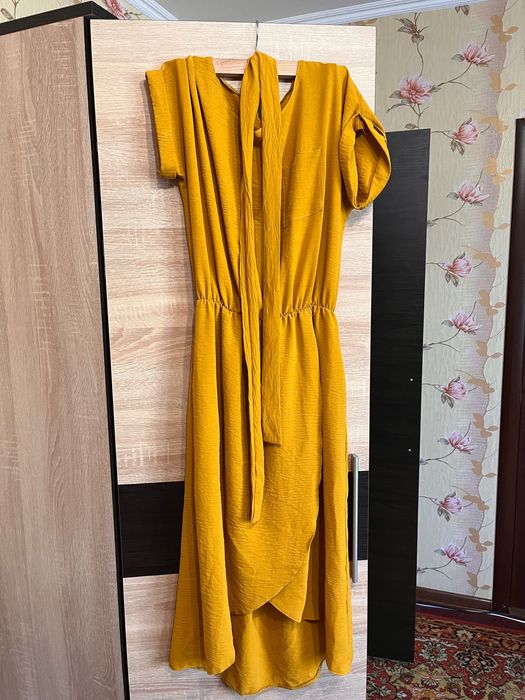 Літнє плаття гірчичного кольору