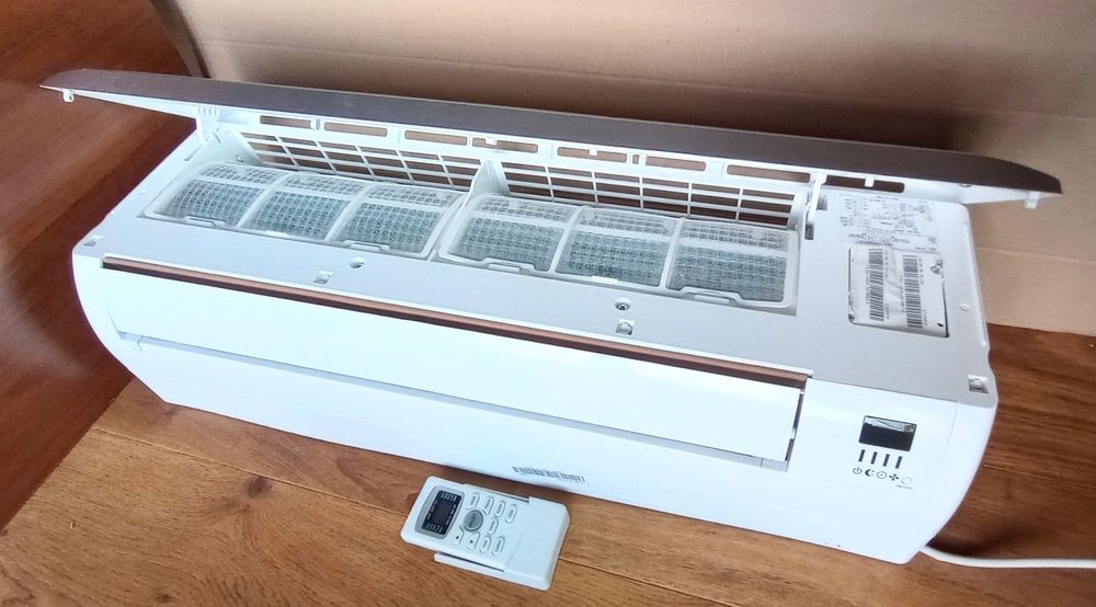 Продам кондиционер Luberg LSR-09HD на 25м2