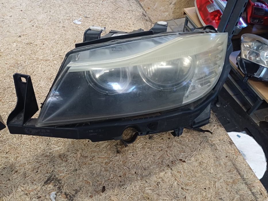 Bmw e90 lift lampa przod