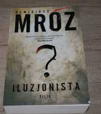 Iluzjonista – Remigiusz Mróz, stan bdb