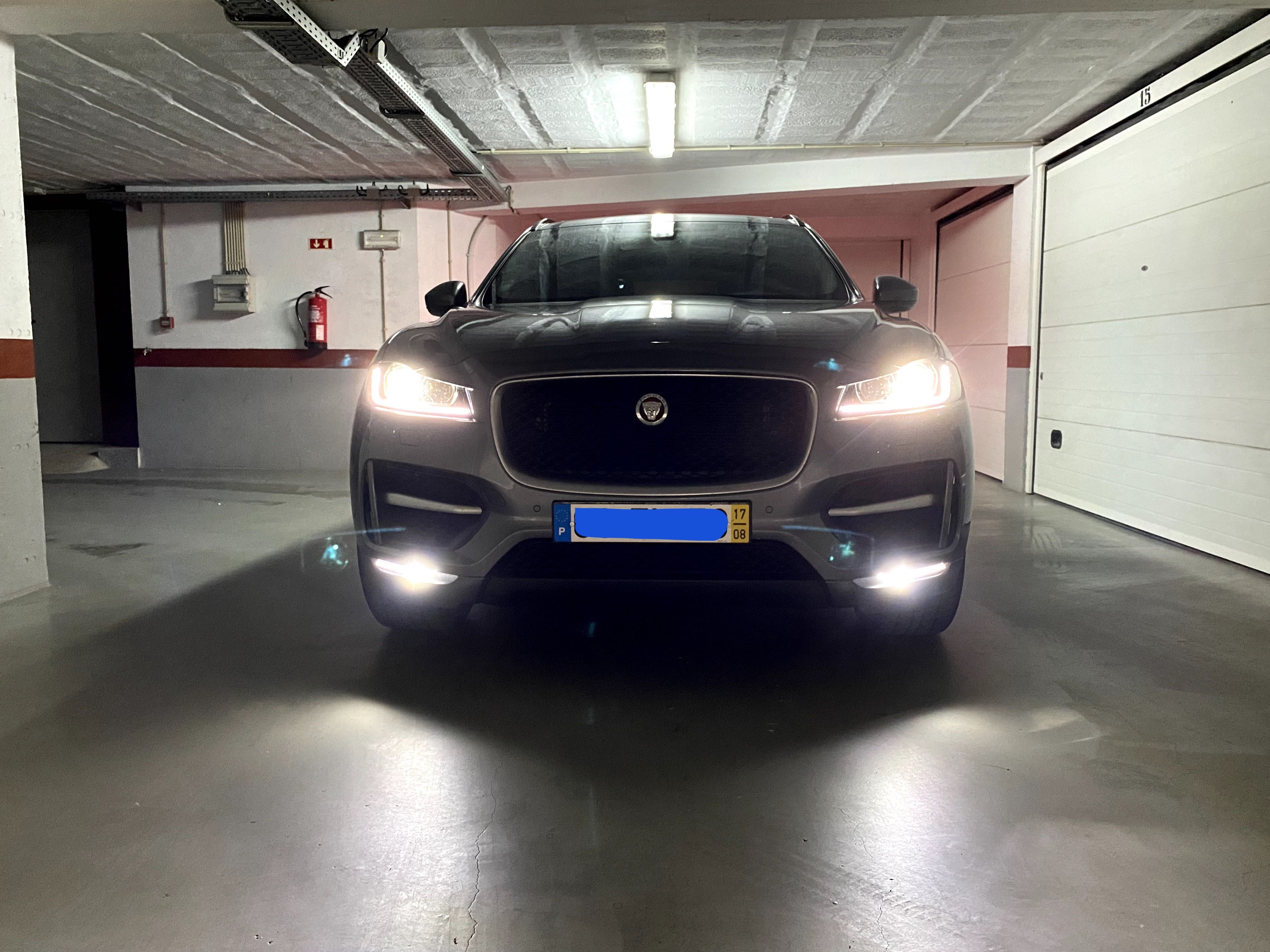 Jaguar f-pace 2.0i 4d r-sport awd aut