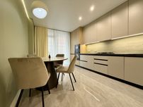 Велика півторачка з стильним ремонтом в ЖК Family Plaza, 8 поверх!