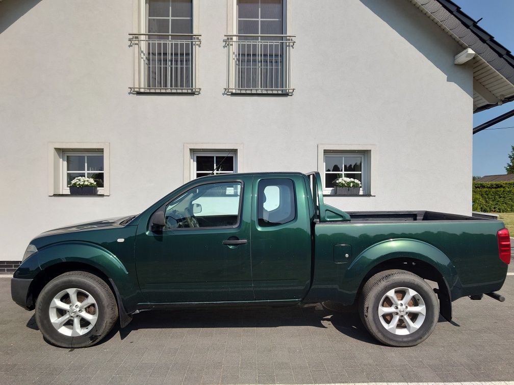 Nissan Navara D40 kingcab  pickup 4x4 174 KM