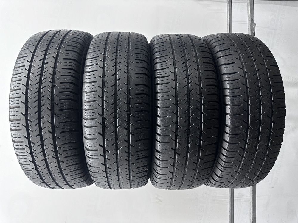 4шт бу літо цешка 215/65/R15C 6мм Michelin Agilis 51