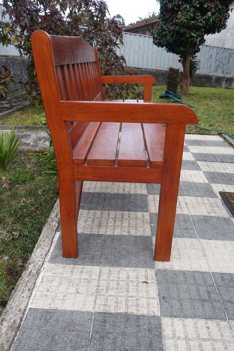 Banco de jardim este /outros modelos e cores