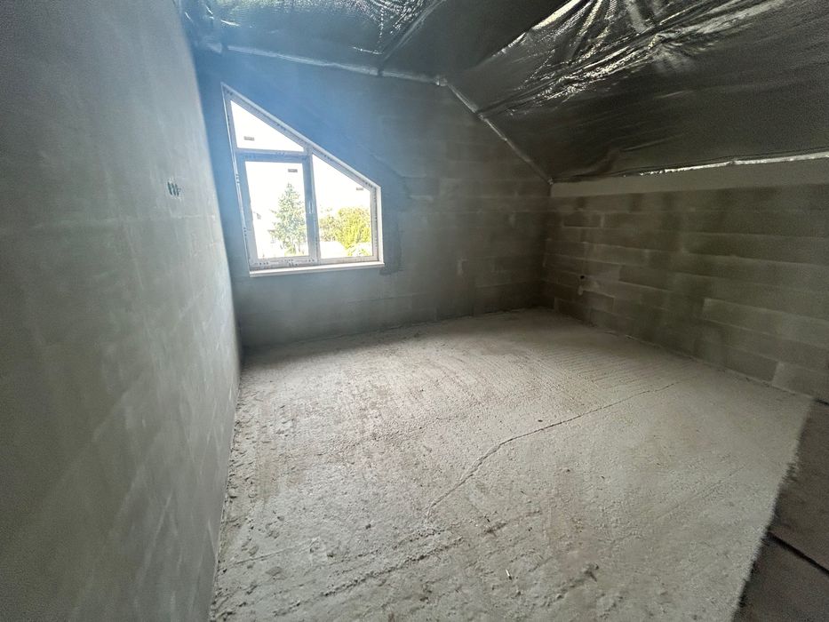 Продаж будинку - передмістя   Львова с. Зимна Вода 185 м2. Діл 8 сот.