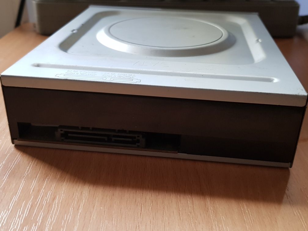 Оптический привод DVD-RW LG GH22NS40