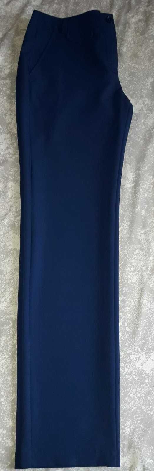 Продам красивые темно-синие брюки berdtoni , 46 р.новые ,с биркой