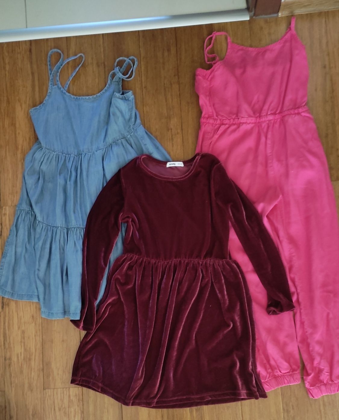 Zestaw ubrań dla dziewczynki, rozmiar 122, sukienki H&M