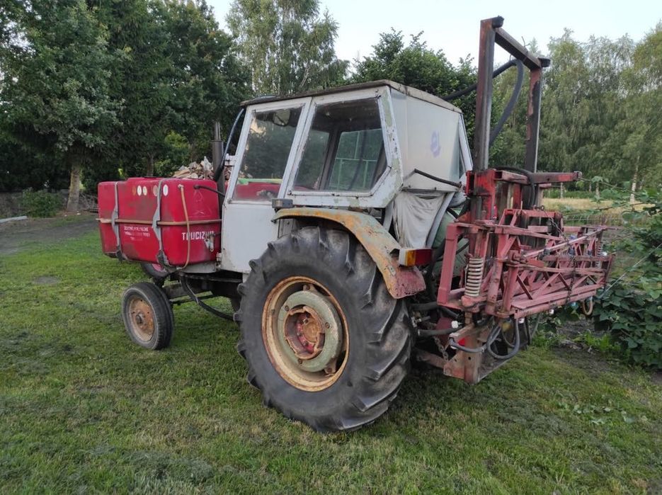 Ciągnik Ursus C-360 .1980r wraz z opryskiwaczem 15m