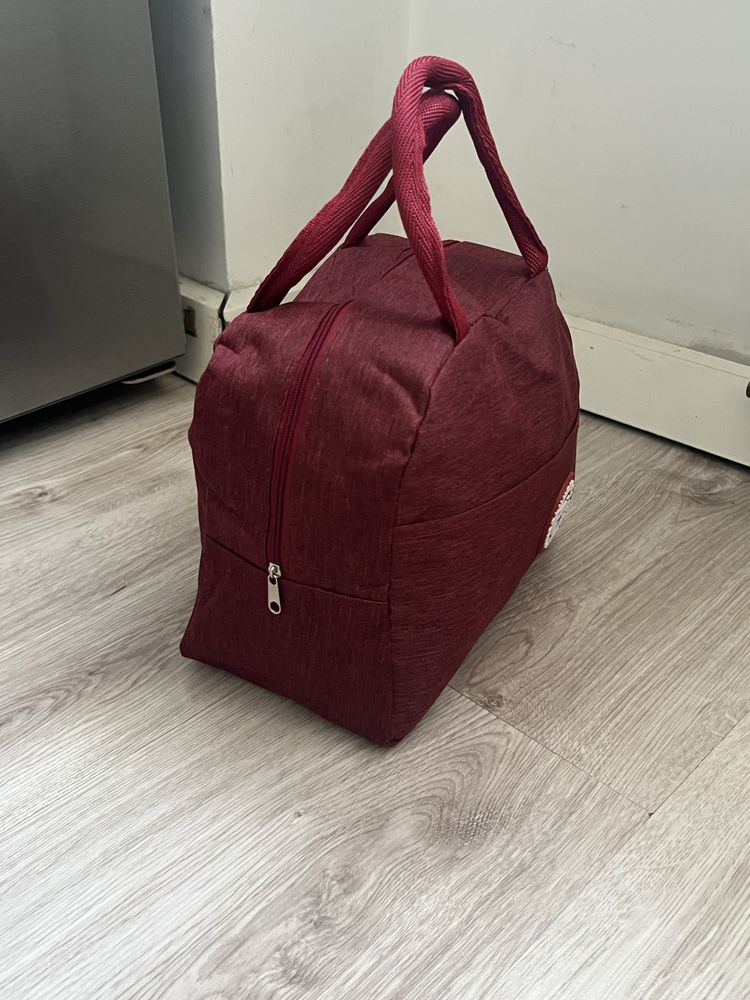 torba termiczna na lunch ma wymiary 23x19x13 cm,