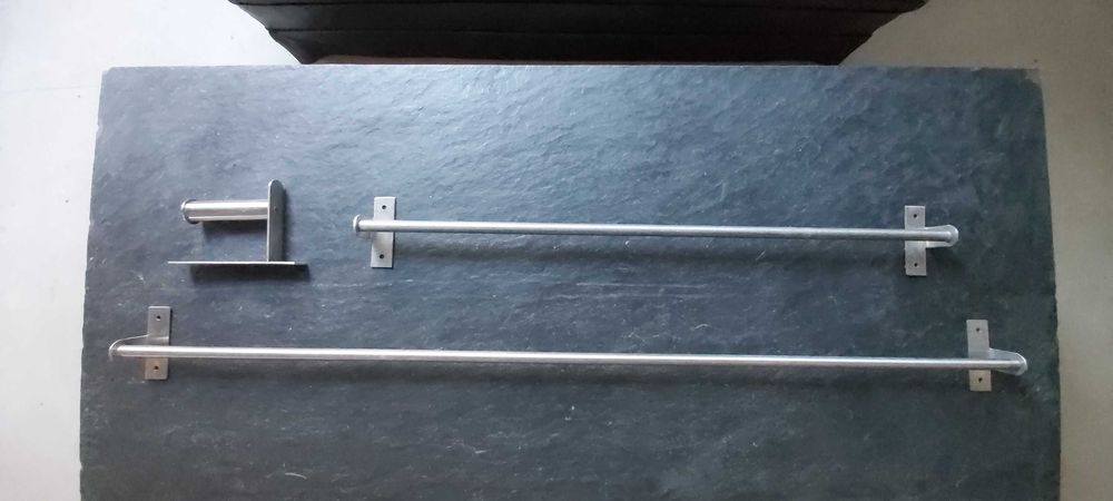 Uchwyty łazienkowe na ręczniki,papier,stal nierdzewna.