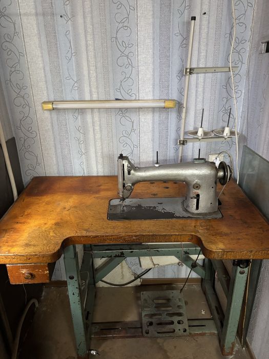 Швейная машинка, оверлок