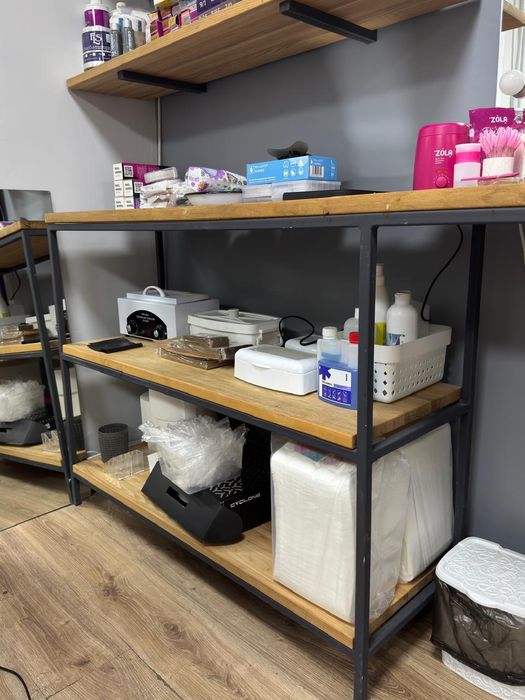 Продаж меблів для студії краси