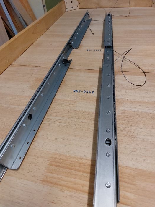 Prowadnica do rozkładania stołu