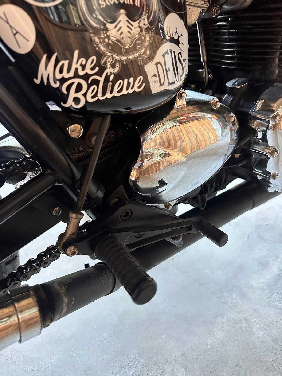 Triumph Bonneville t100 retroclassic