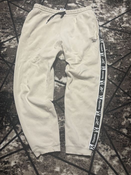 Спортивні штани Reebok на лампасах L size