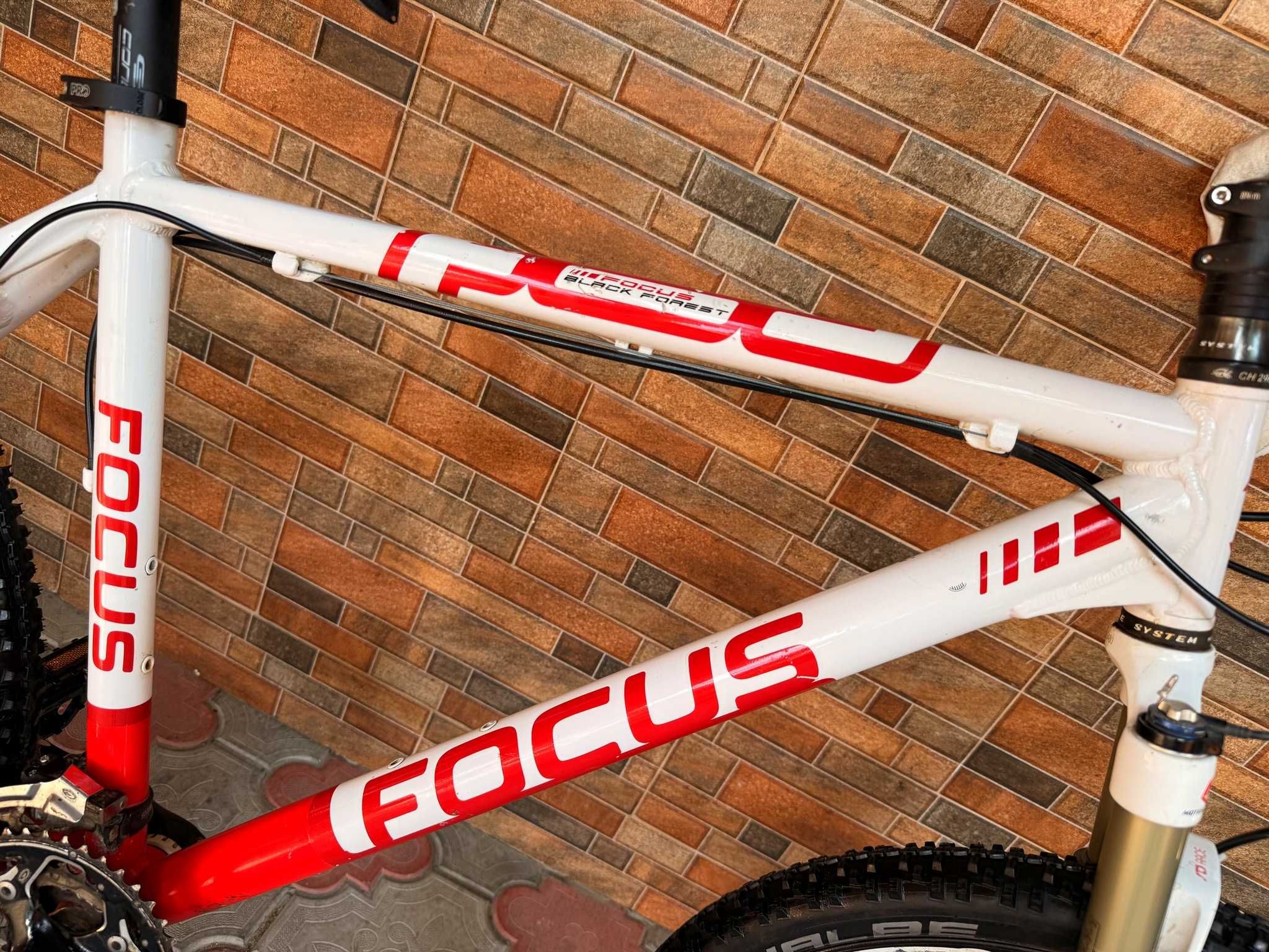 Велосипед FOCUS 26"L" Shimano DEORE SLX, Rock Shox SID Воздух 12 Кг
