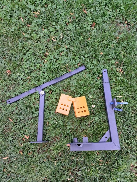 Reczna brykieciarka *Trociny* *Brykiet* *Makulatura*