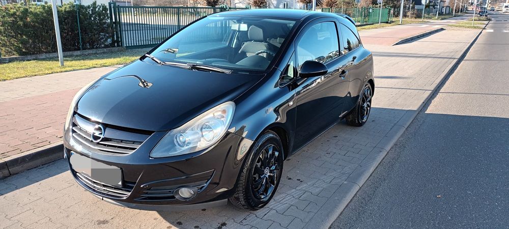 Opel Corsa D 1.4 benzyna BLACK EDITION