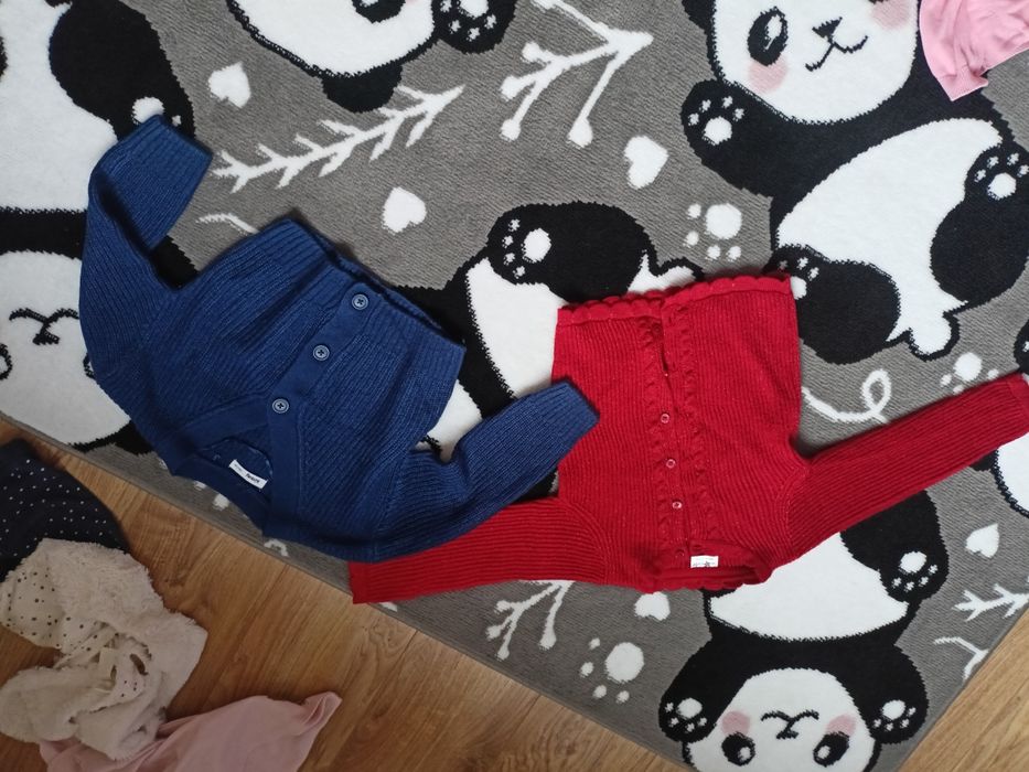 Sweterki dla dziewczynki 98 i 104