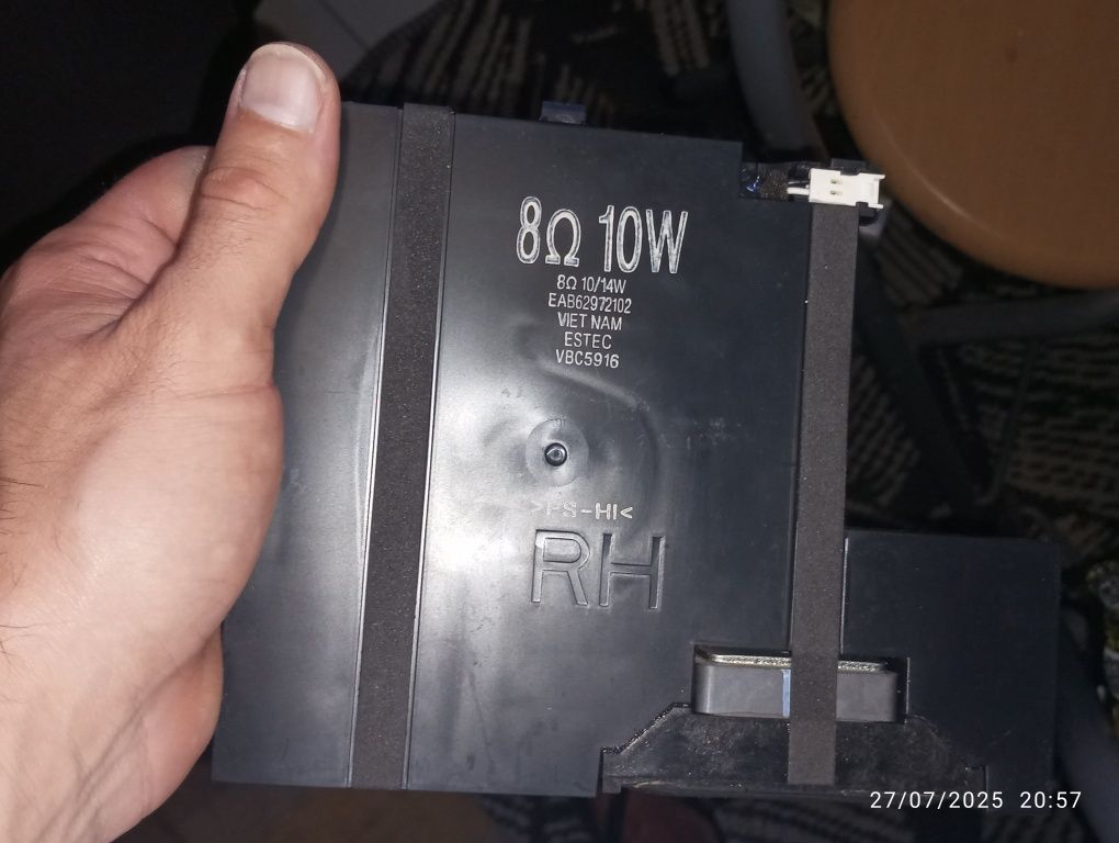 Colunas retiradas da LG LC550DUE