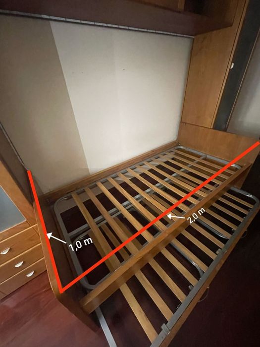 Estúdio+secretária+parteleiras